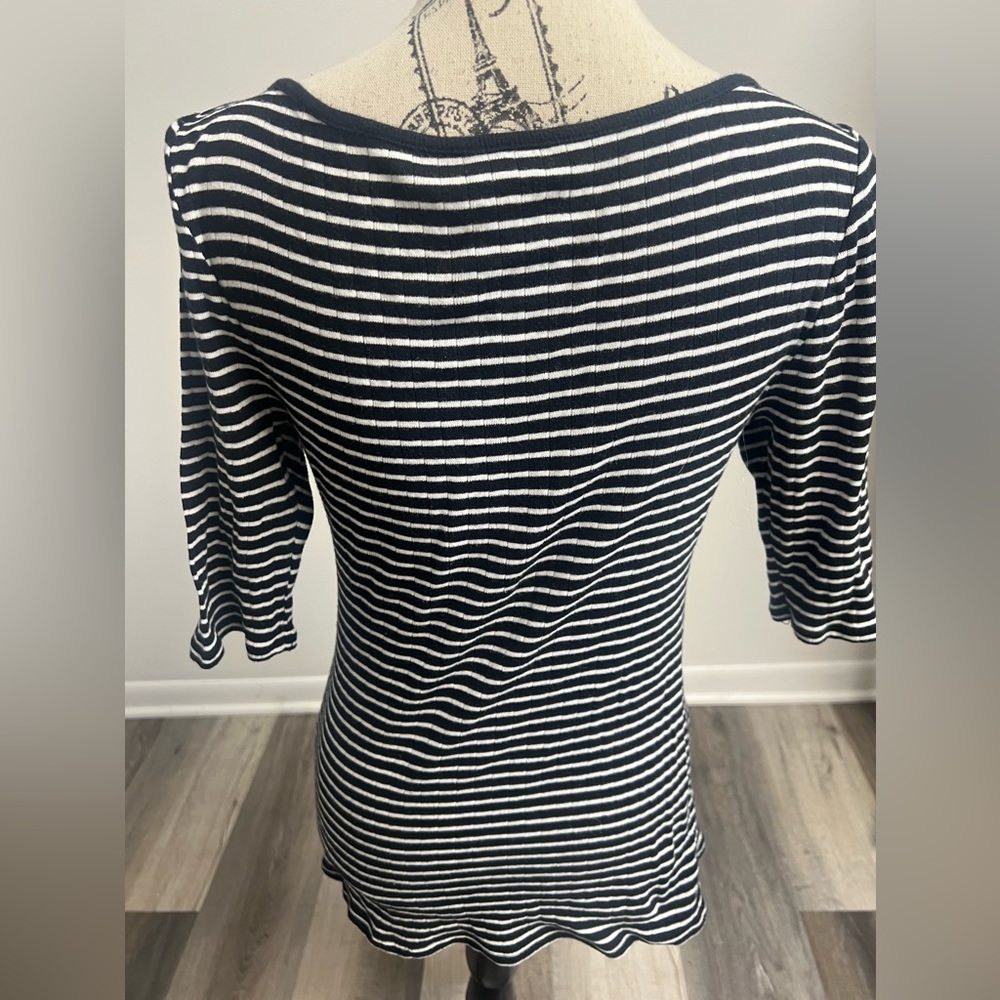 3/4 Length Sleeve Shirt! - Picture 7 of 15